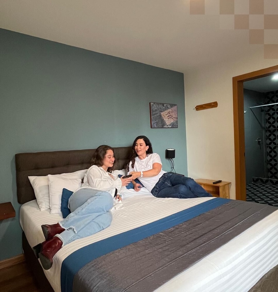 Deluxe Double Room, 1 King Bed photo 3