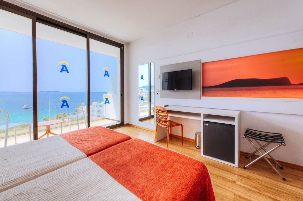 Standard Twin Room, Sea View photo 3