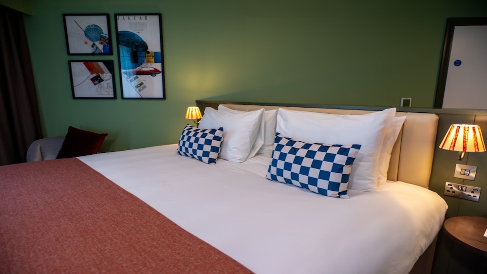 Premium Room, 1 King Bed - Photo 2