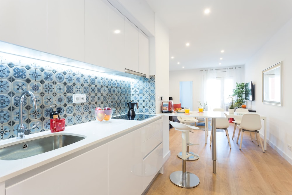 Apartment, 4 Bedrooms, City View photo 3