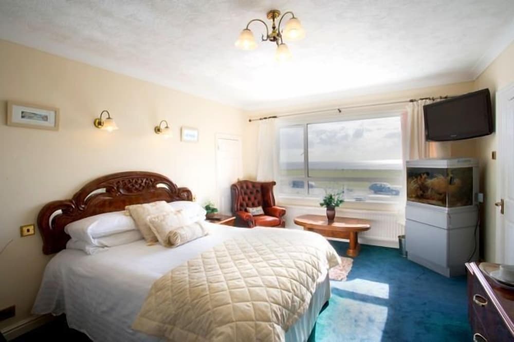 Standard Double Room (The Solent) photo 2
