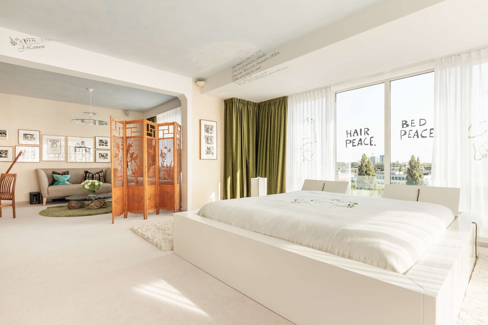 Suite, 1 King Bed (John and Yoko Suite) photo 1