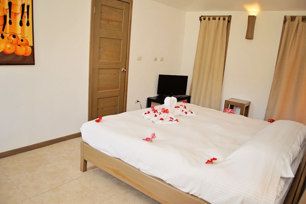 Standard, One King Size Bed photo 1