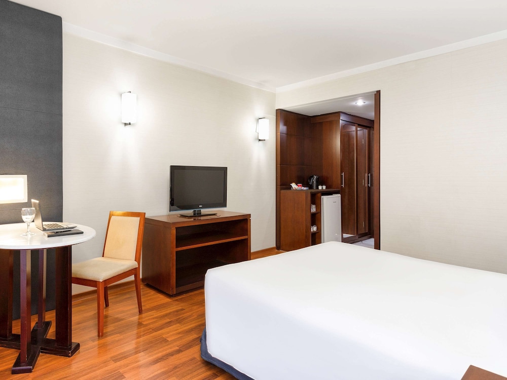 Standard Apartment, 1 Queen Bed - Photo 4