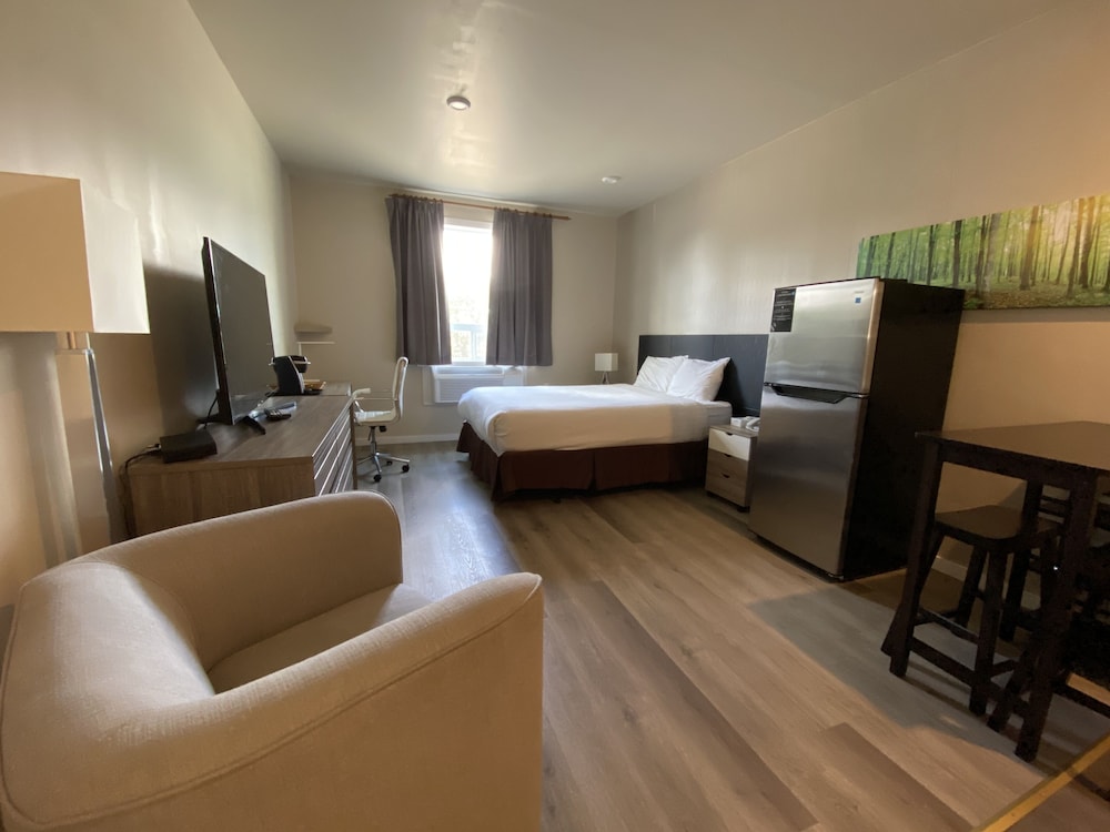 Standard Room, 1 Queen Bed - Photo 1