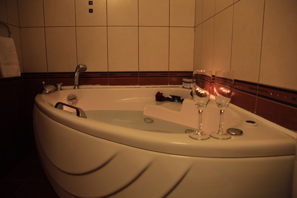 Superior Double Room, Jetted Tub photo 2