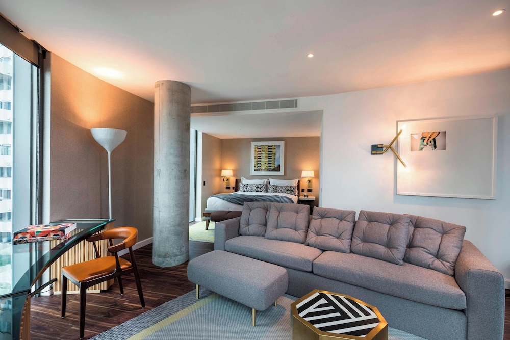 Collector Suite, 1 King Bed, 1 Sofa Bed