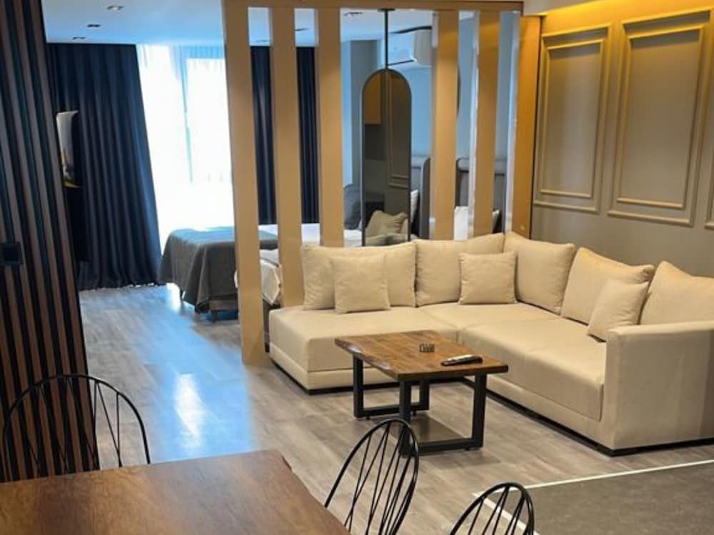 Deluxe Family Suite photo 1