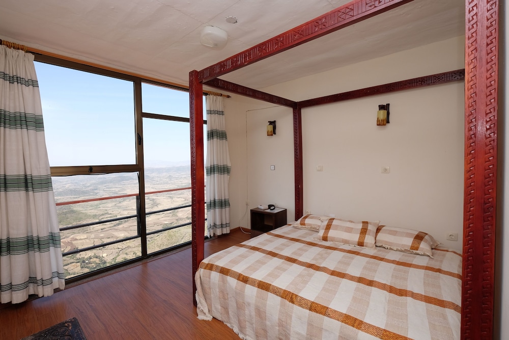 Deluxe Double Or Twin Room photo 3