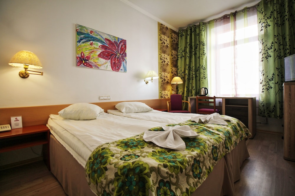 Double or Twin Room - Photo 3