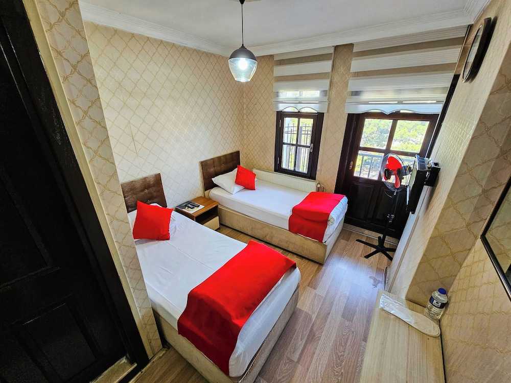 Economy Twin Room