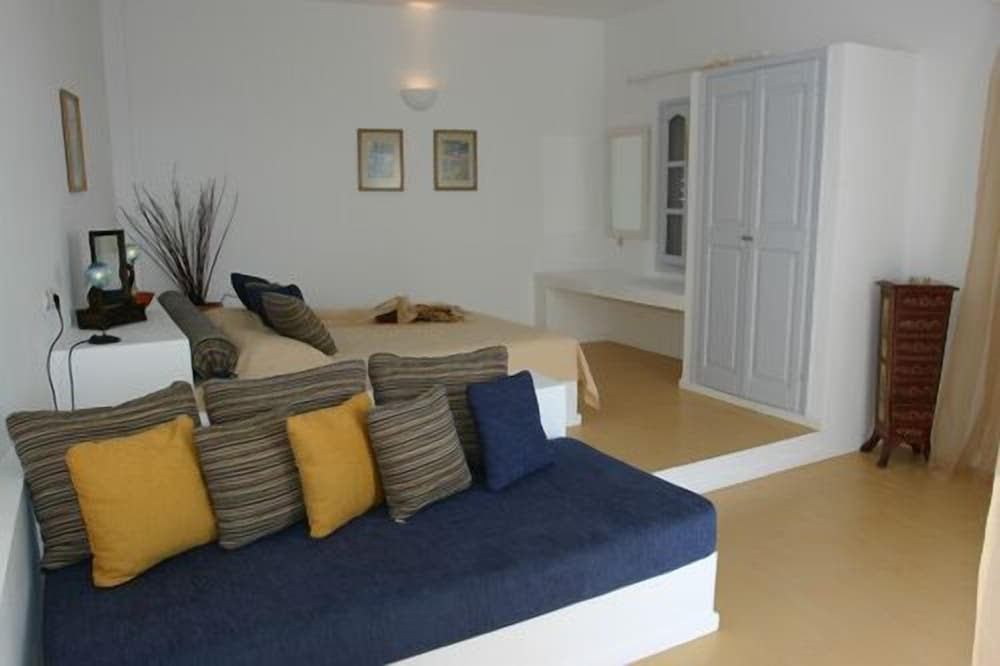 Triple Room (Volcano View)