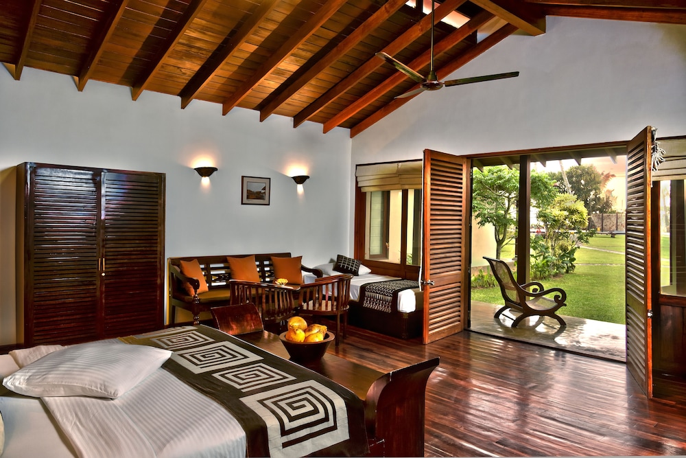 Villa, Garden Area - Photo 4