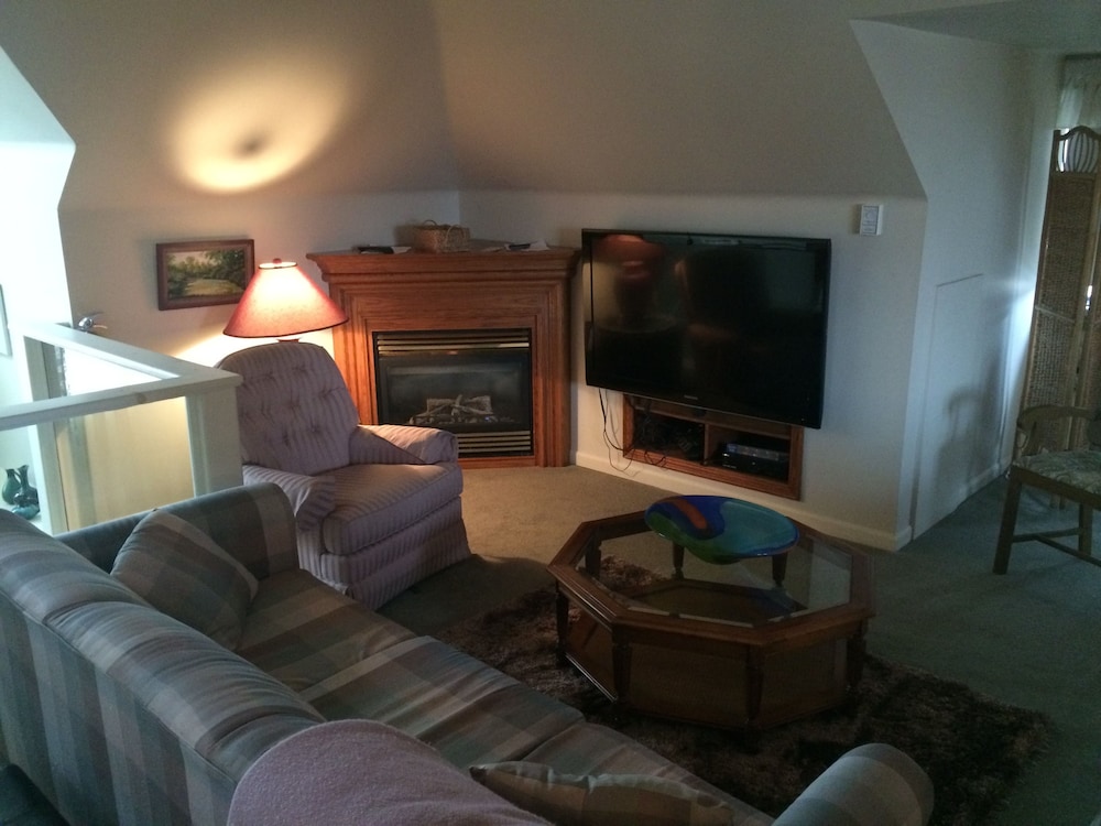 Romantic Suite, 1 King Bed with Sofa bed photo 2