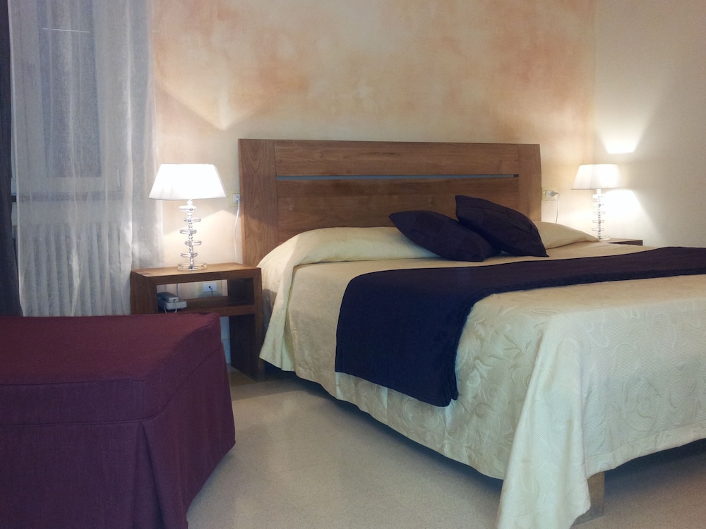 Economy Double Room - Photo 2