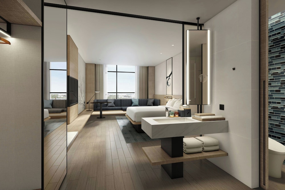 Superior Room, 1 King Bed, City View