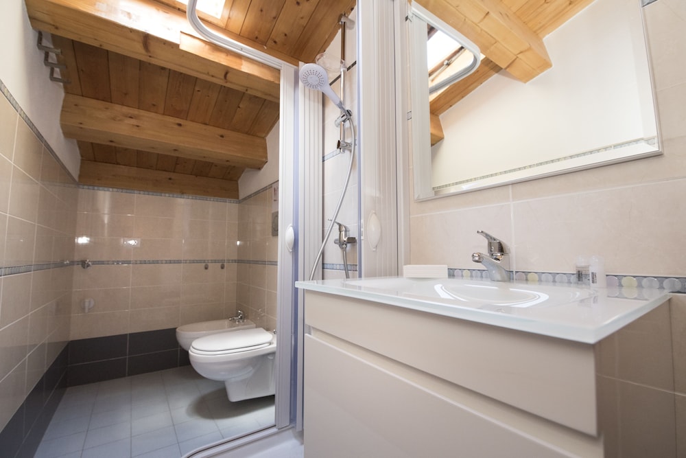 Basic Double Room, 1 Bedroom photo 3