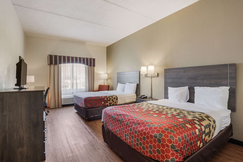 Room, 2 Queen Beds, Accessible, Non Smoking - Photo 1
