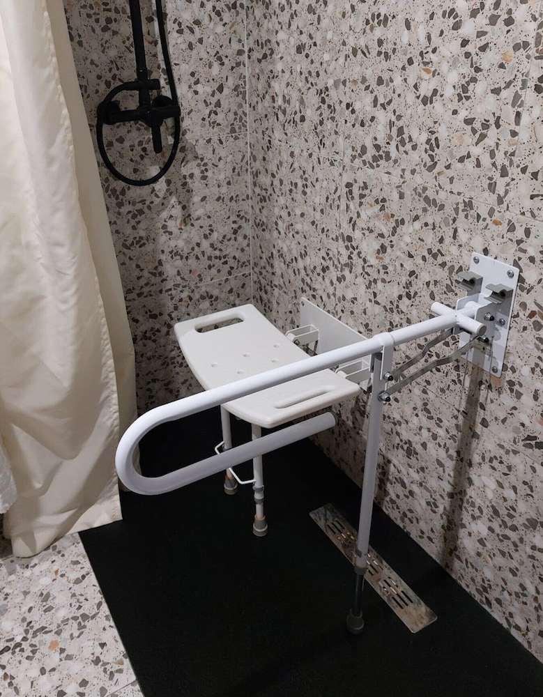 Superior Twin Room - Photo 12