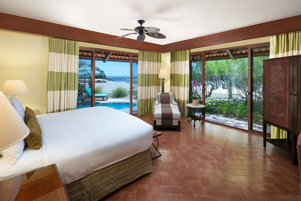 Suite, 1 Bedroom, Balcony (Oceanfront) - Photo 10