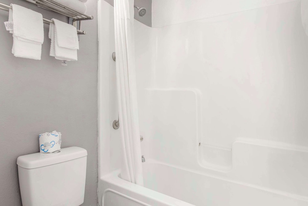 Room, 2 Queen Beds, Accessible, Non Smoking