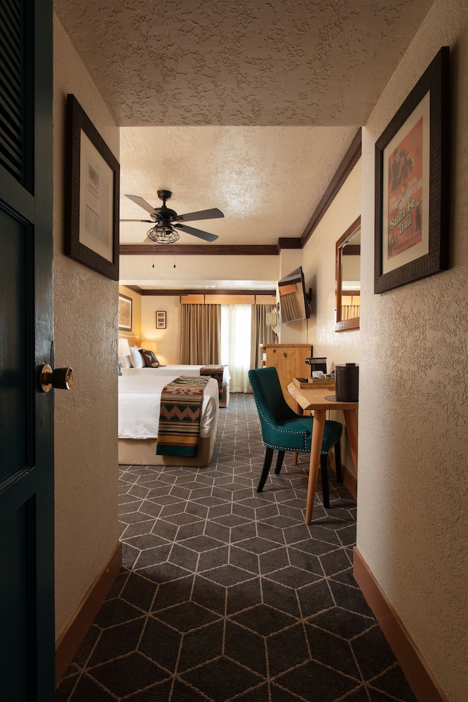 Deluxe Double Room, 2 Queen Beds - Photo 8