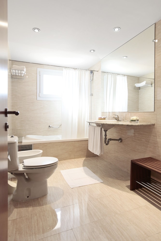 Triple Room, Sea View, Sea Facing (2 + 1) - Photo 9