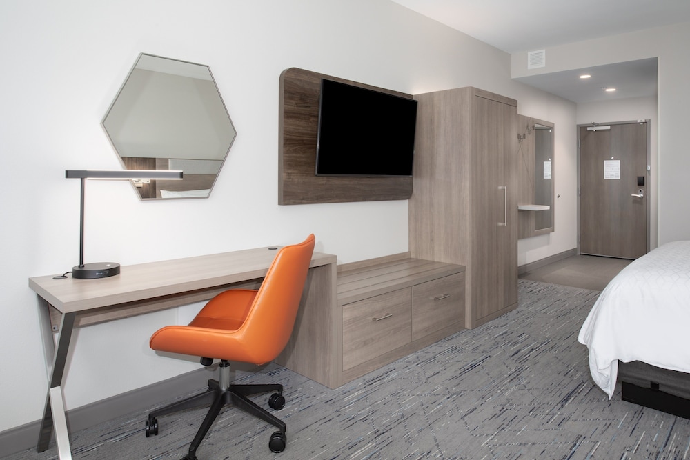 Suite, 1 King Bed, Accessible (Communications) - Photo 2