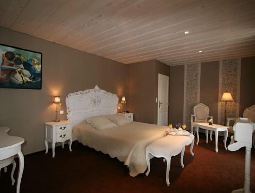 Suite (Double) - Photo 1