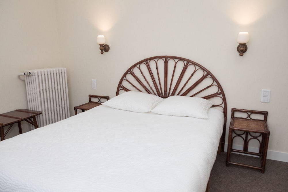 Standard Double Room - Photo 20