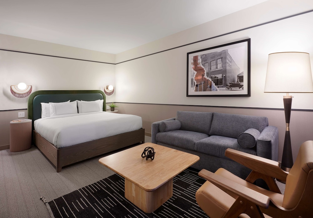 Studio Suite, 1 King Bed with Sofa bed (Bask) - Photo 3