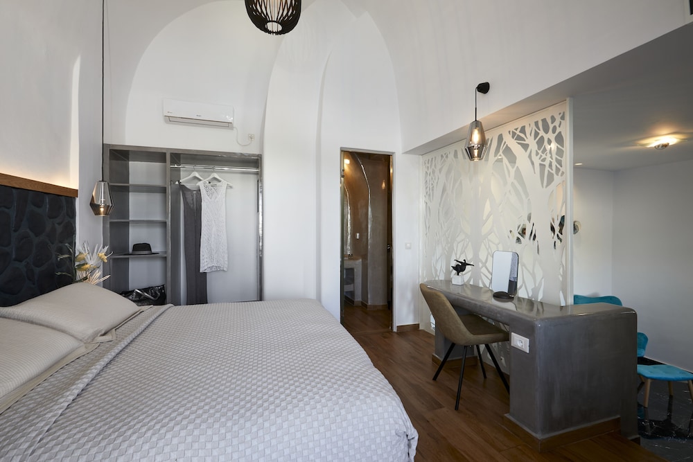 Premier Suite, Hot Tub - Photo 12