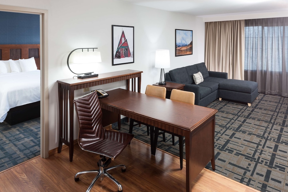 Suite, Multiple Beds, 2 Bathrooms - Photo 4