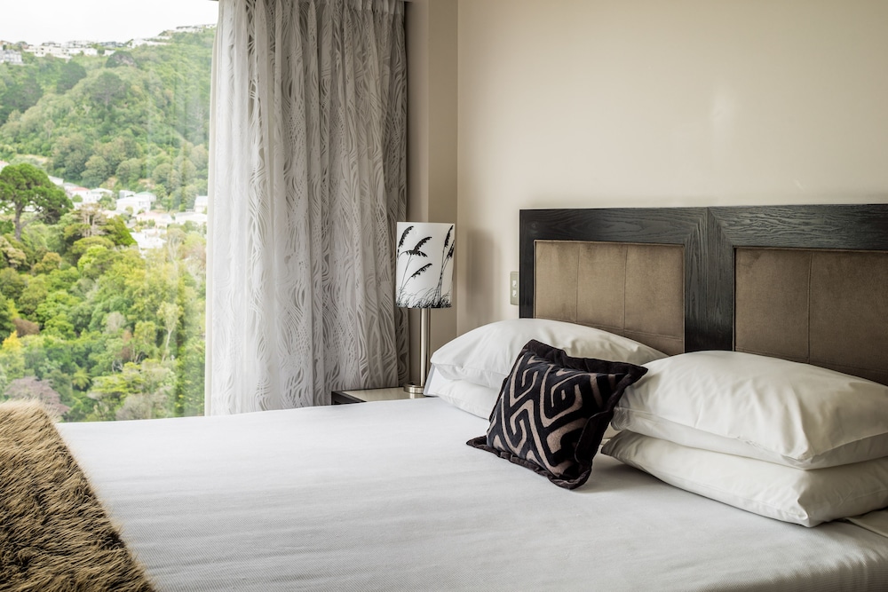 Suite, 2 Bedrooms - Photo 1