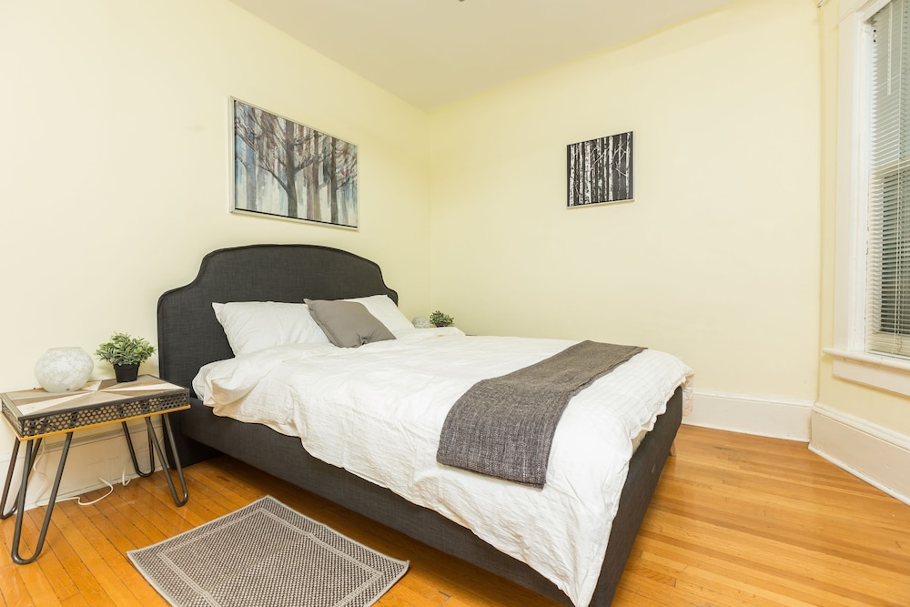 Loft, 2 Bedrooms, Annex Building