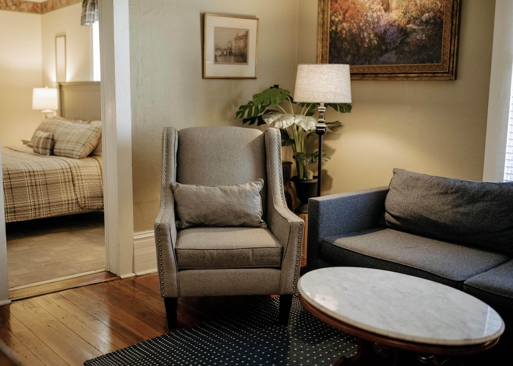 Sycamore Suite photo 2