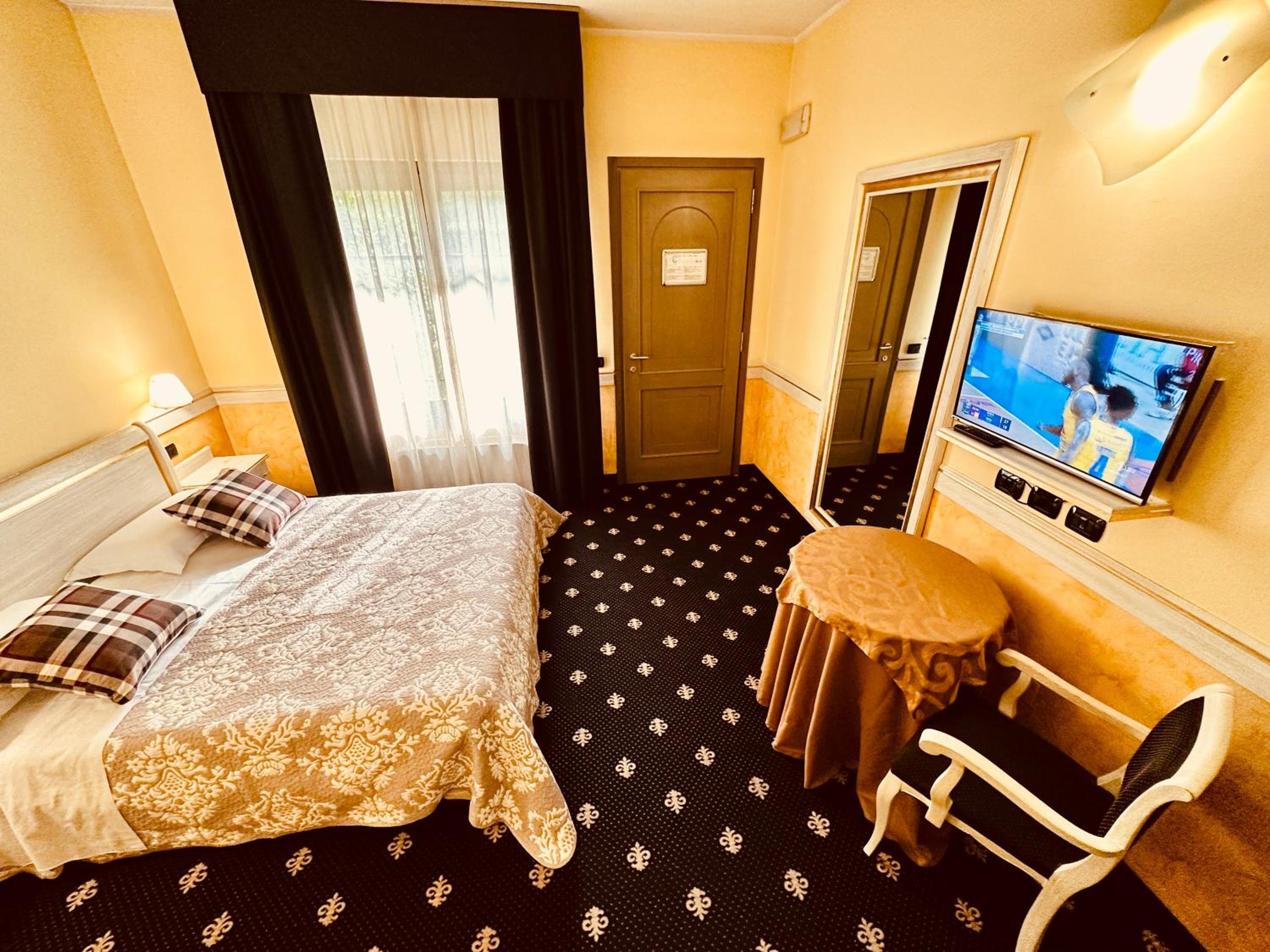 Large Double Room - Photo 52