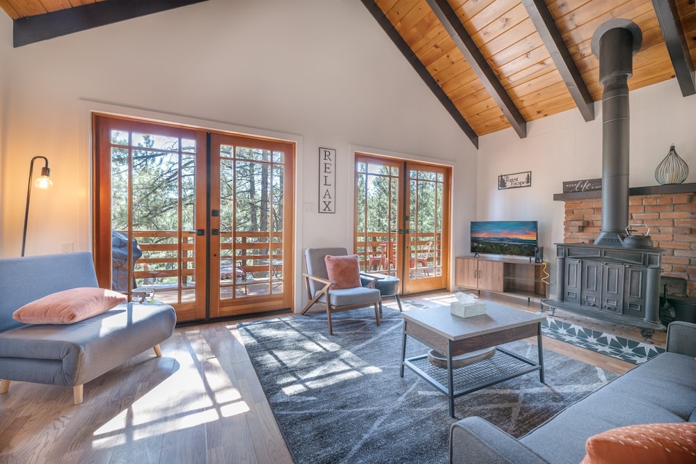 House, 1 King Bed With Sofa Bed, Patio, Mountain View photo 3