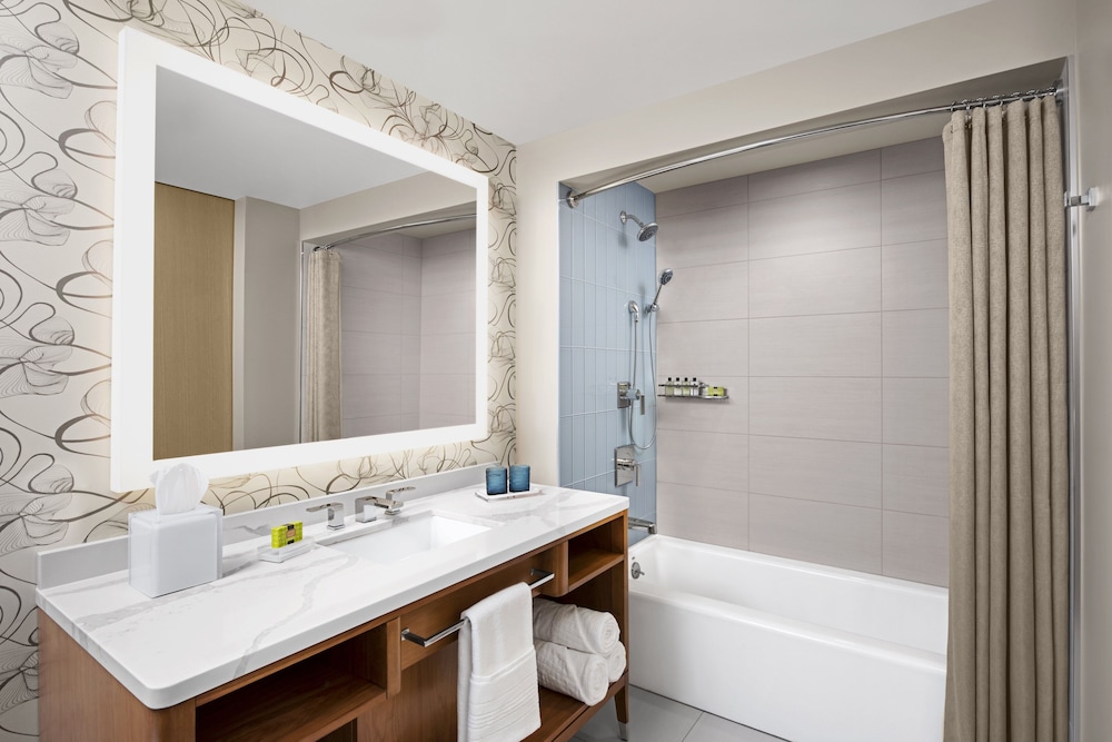 Premium Room, 2 Queen Beds, Club Lounge Access
