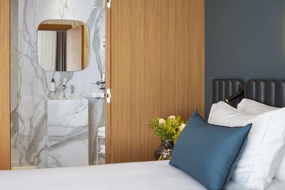 Executive Room - Photo 3