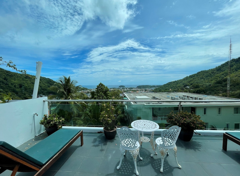 4 Bedrooms Villa photo 1