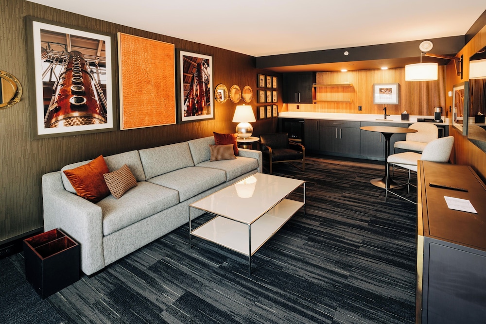 Suite, 1 King Bed (The Still Suite)
