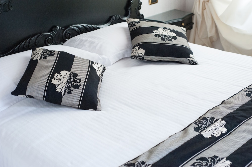 Superior Room - Photo 11