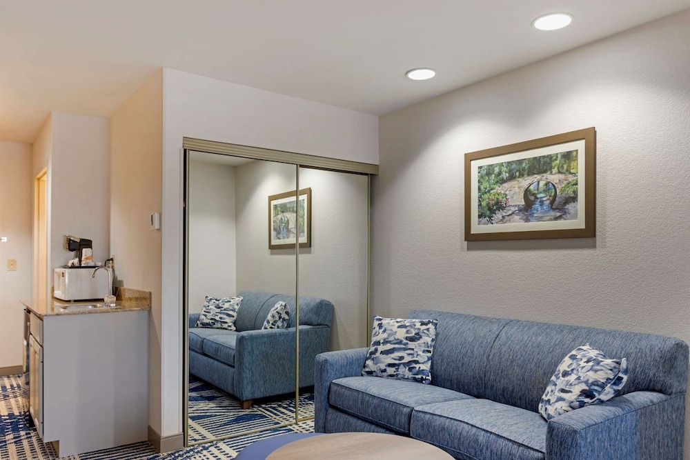 Suite, Non Smoking - Photo 5