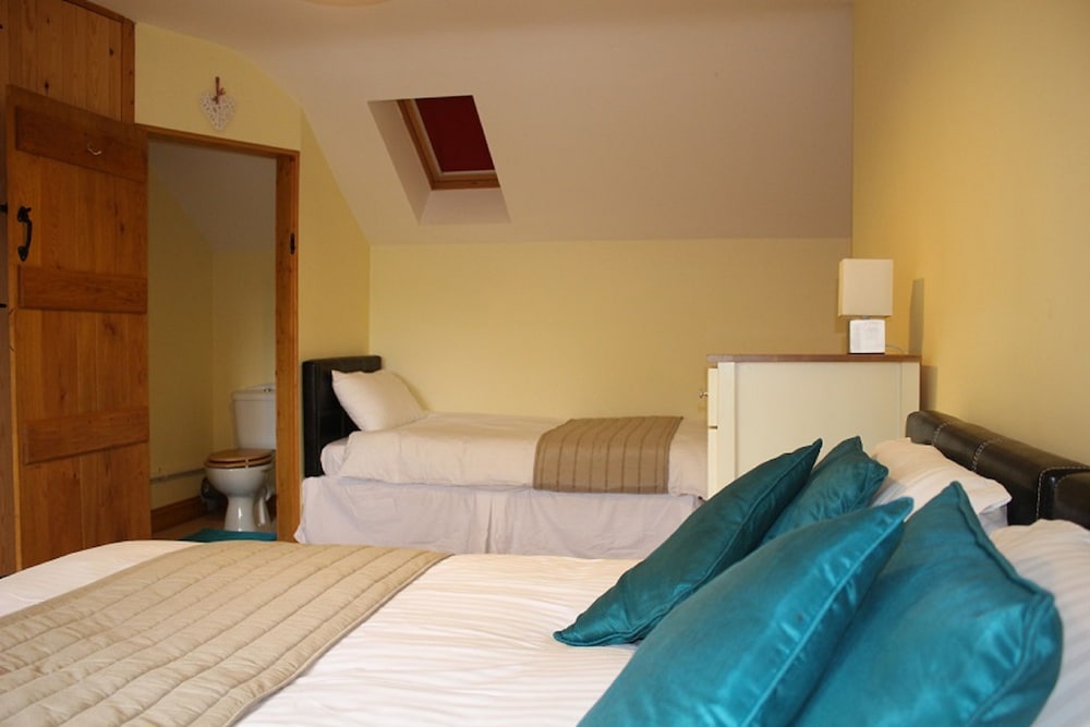 House, 5 Bedrooms photo 1