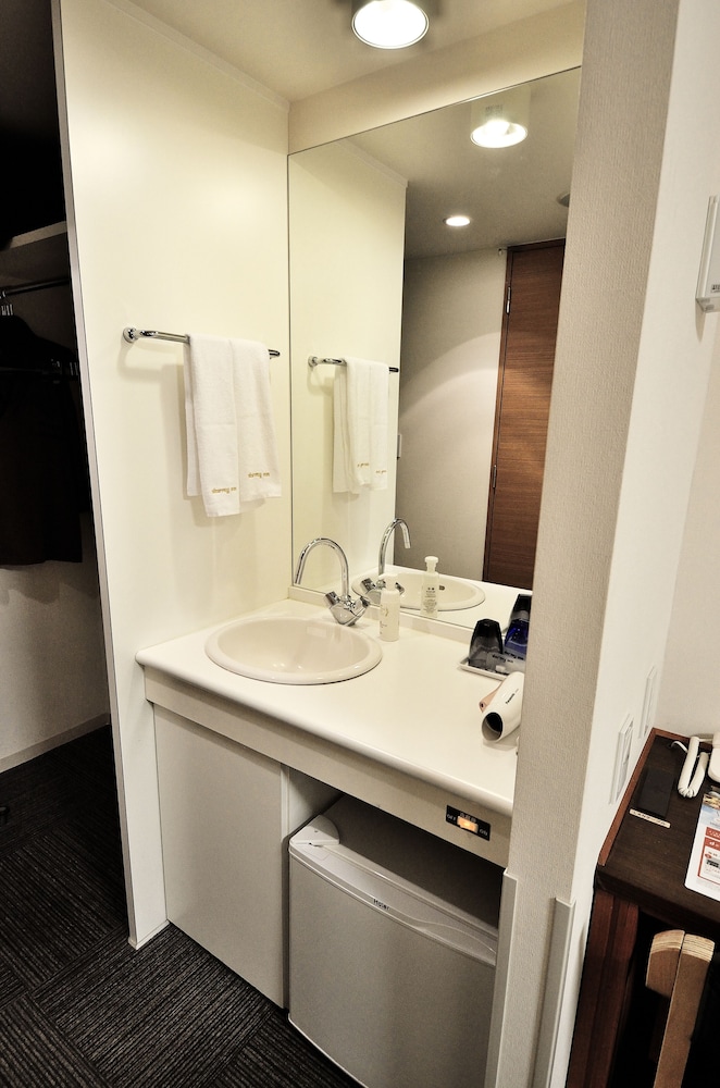 Twin Room, Non Smoking, No Housekeeping - Photo 2