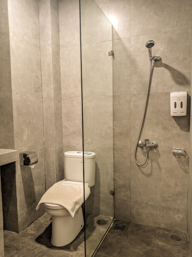 Deluxe Double or Twin Room - Photo 6