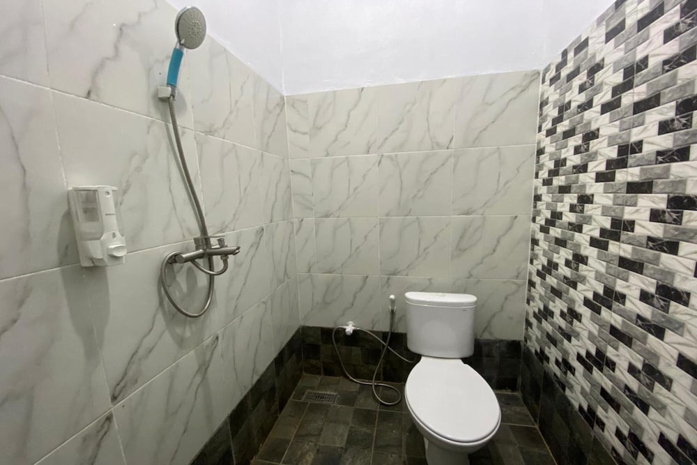Economy Double Room - Photo 10