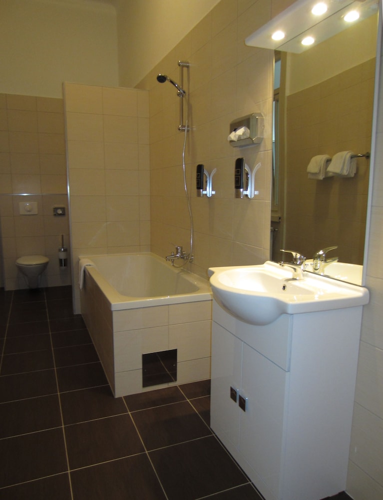 Superior Triple Room, Balcony photo 2