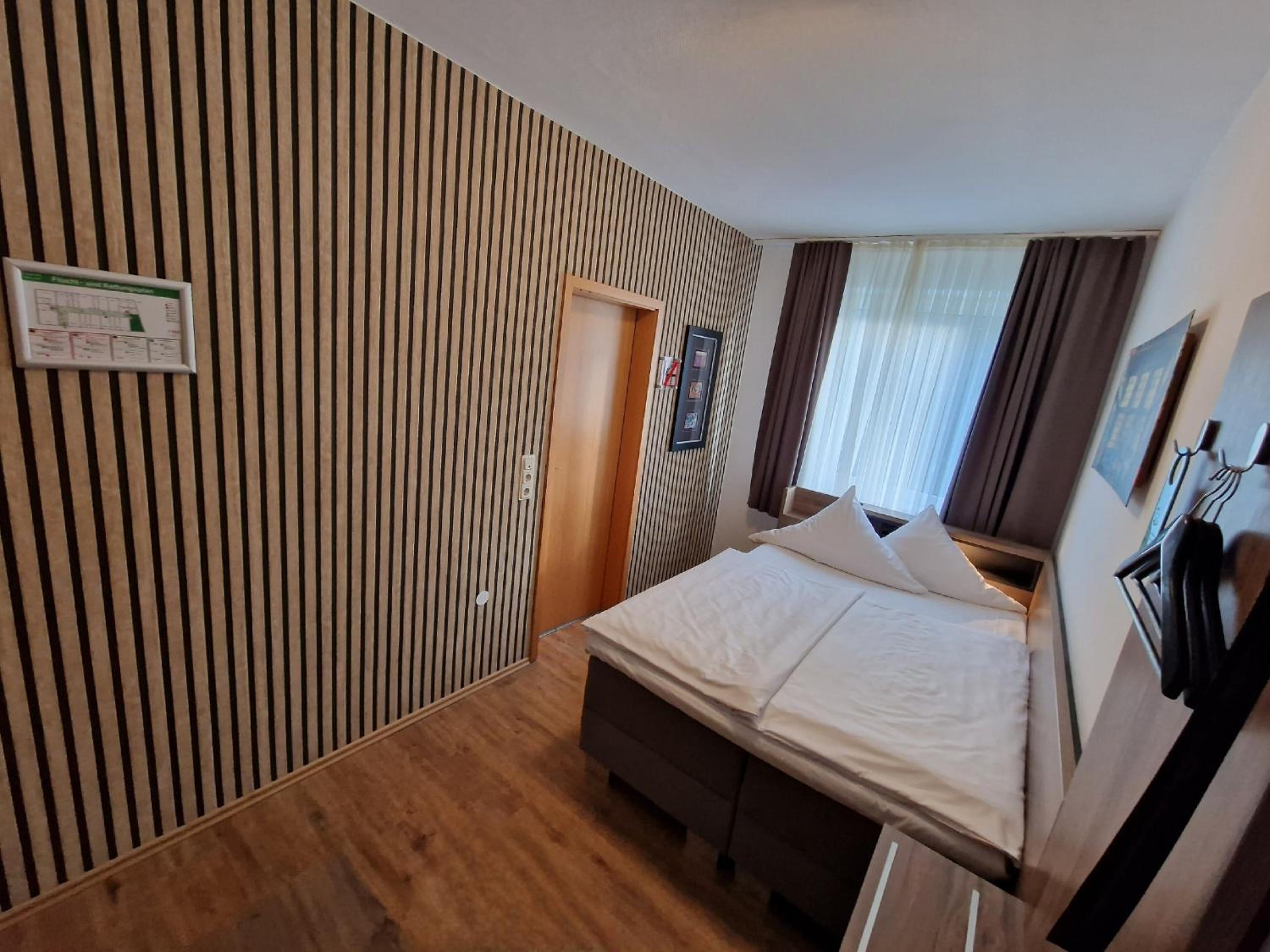 Economy Double Room photo 1
